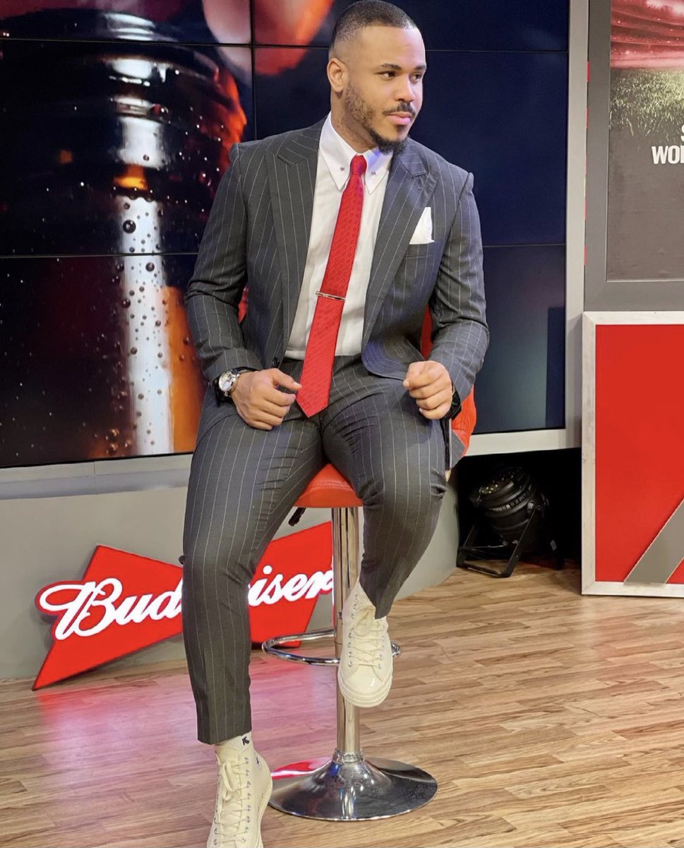 zenmagafrica's tweet photo. Ozo in suit X sneakers 👟 🚀

🧔🏻 @ozo_chukwu 

#ZenMagazine #Ozo https://t.co/f5k7F6VqcO