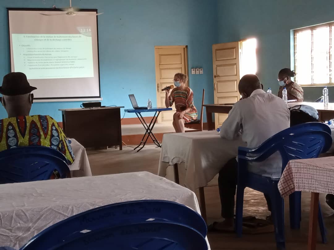 MairieVo1's tweet photo. Le Comité #Quadrilogue de la commune #Vo1 réuni ce 7/7/2021pour sa 1ere réunion de l'année avec l'appui du projet #PASPEVO 
Échanges sur quadrilogue, le PASPEVO, le service assainissement dechet et les activités prévus par les différents acteurs
#gouvernance @UCLGAfrica @fct228 https://t.co/G7KI6bispv