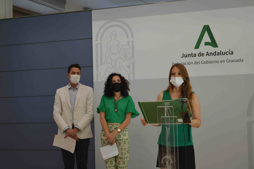 InnovAnda21's tweet image. bit.ly/3ho4tLJ Nuestra compañera de #InnovAnda @MJoseCalvo presentó ayer junto a otras autoridades el modelo de Orientación Integrada. Uno de los siete proyectos elegidos de los 60 que se presentaron en el Primer Laboratorio de Innovación de @IAAPJunta  (INNOLAB)