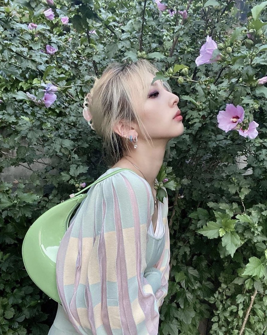 hourlyjiwoo's tweet photo. #JIWOO #전지우 #KARD
#카드 @KARD_Official https://t.co/sMLWb9m6aY