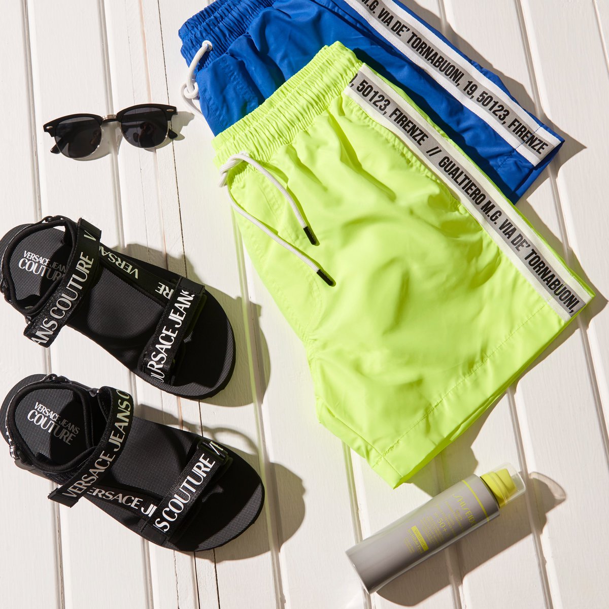 boyneronline's tweet photo. Plajda dikkat çekecek neon şort mayolar! #Boyner #BoynerxVersaceJeans #BoynerxGualtieroManuele #BoynerxShiseido #BoynerxTBox https://t.co/RCNdLnblDa