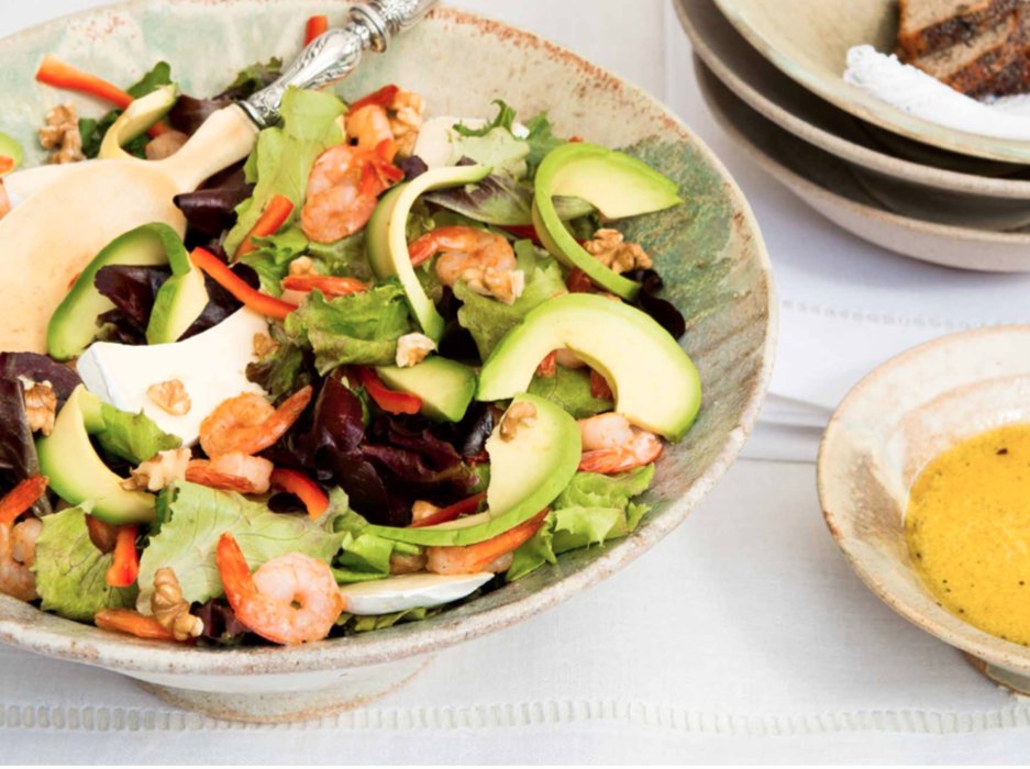 DGastronomia's tweet photo. El plato del día: Ensalada de aguacate, brotes tiernos y langostinos salteados https://t.co/IvwvmNpjRW https://t.co/09cgJ5KxQL