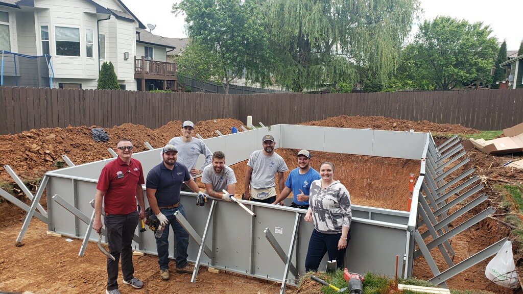 UltraModernPnP's tweet image. Check out these before and afters! Our homeowners are so happy with their 18x36 Fox Pool with its sun deck, diving board, and basketball goal! It’s the perfect pool for everyone to enjoy! 🎉

#ultramodern #poollife #ictpools #wichitapools #swimmingpools #livingpoolside