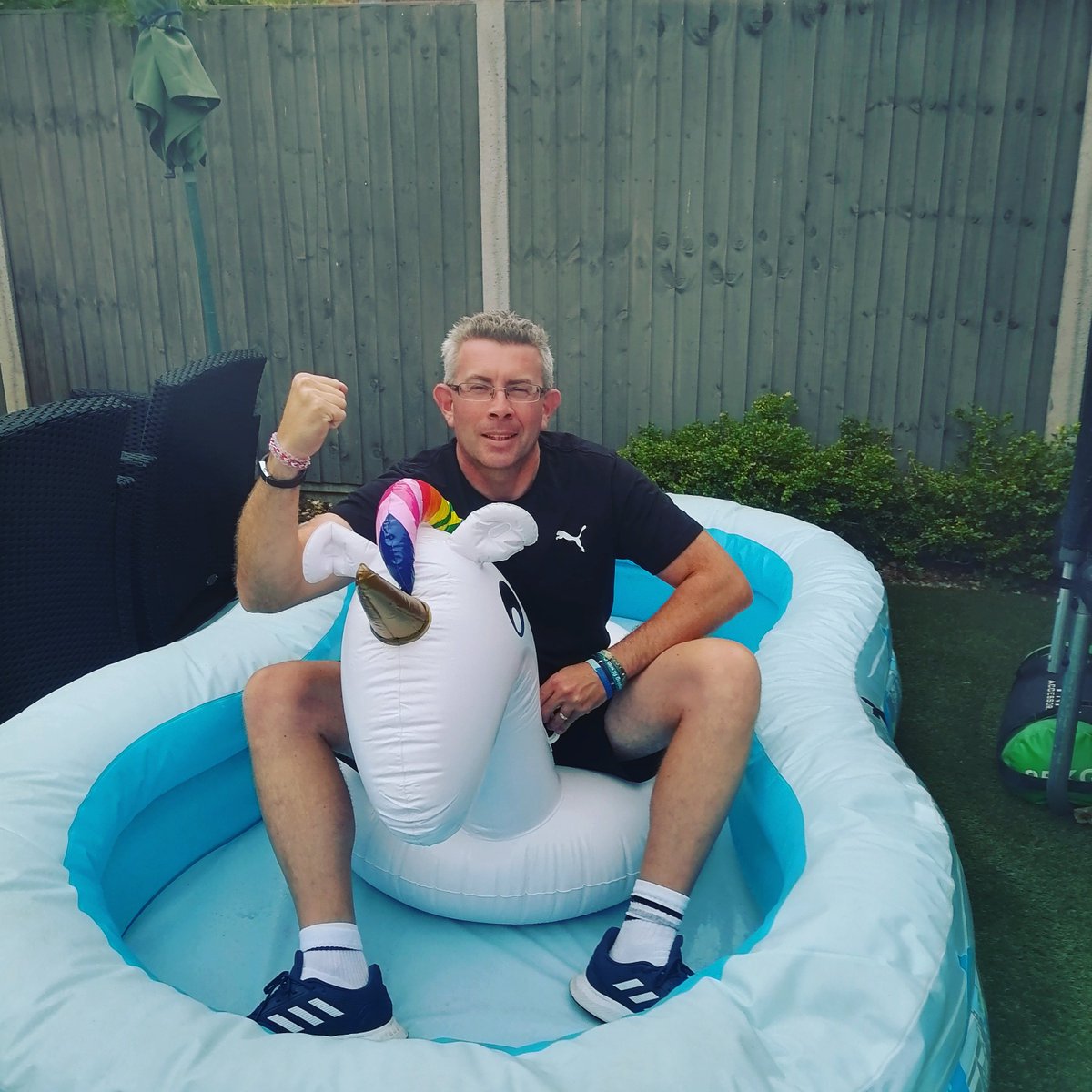 Come on lads I'm ready for the Euro final, although the pool is a bit small 😂😂🦁🦁🦁🏴󠁧󠁢󠁥󠁮󠁧󠁿🏴󠁧󠁢󠁥󠁮󠁧󠁿🏴󠁧󠁢󠁥󠁮󠁧󠁿
<a href="/BBCSport/">BBC Sport</a> <a href="/EnglandFootball/">England Football</a> <a href="/SkySports/">Sky Sports</a>