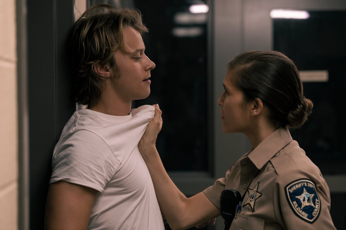 NetflixFR's tweet photo. L’été commence vraiment : Outer Banks saison 2, J-22. https://t.co/nIzvxzp7mU