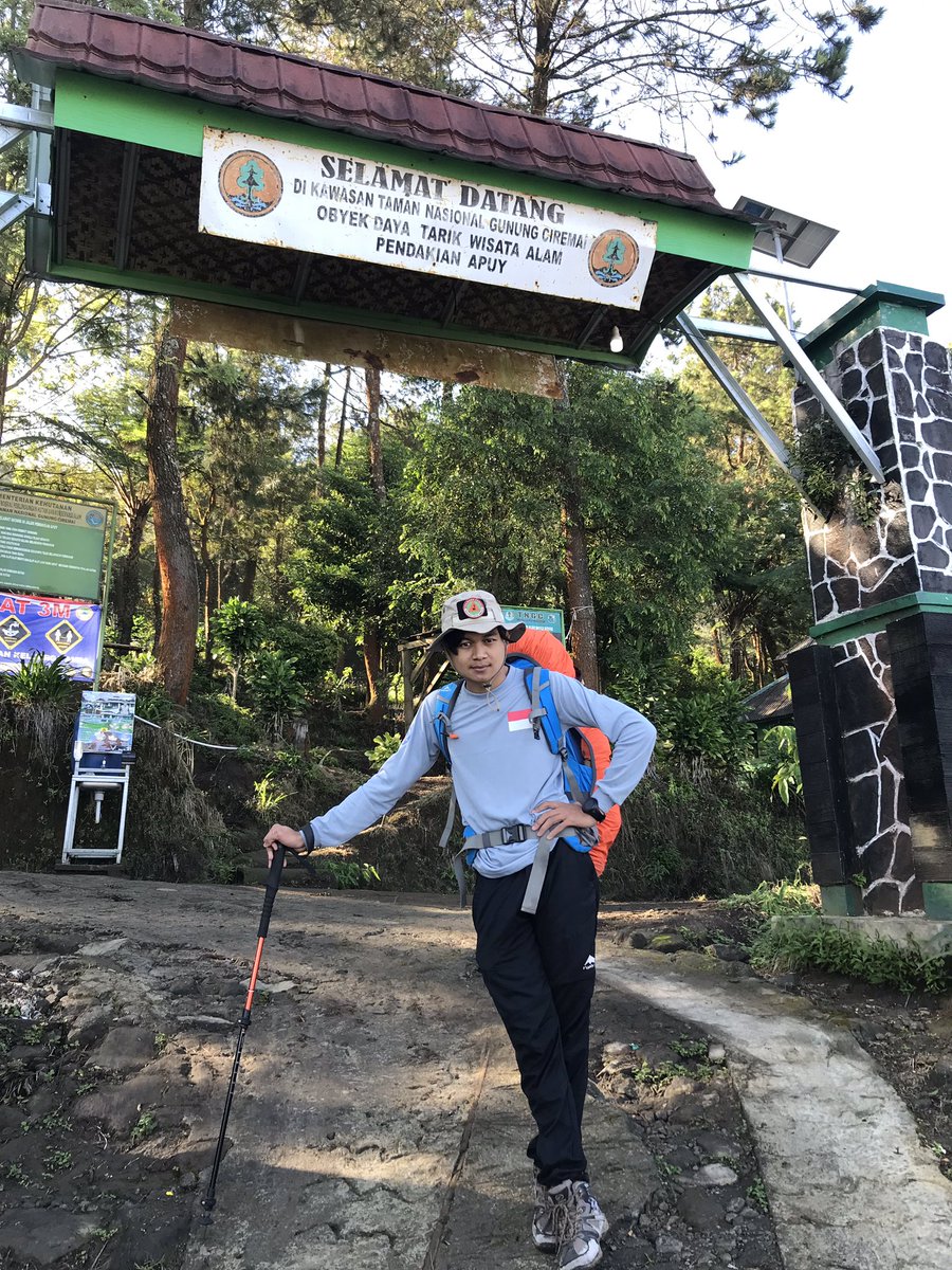RendipakeY's tweet photo. Pendakian gn Ciremai gagal karena ppkm

Gn Ciremai via apuy Majalengka
2 Juli 2021 https://t.co/ASrSMNDCvz
