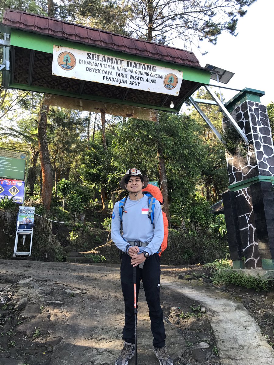 RendipakeY's tweet photo. Pendakian gn Ciremai gagal karena ppkm

Gn Ciremai via apuy Majalengka
2 Juli 2021 https://t.co/ASrSMNDCvz