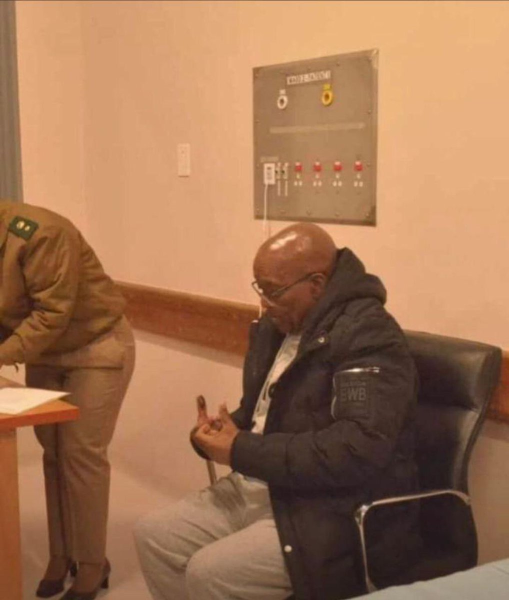 Donsarigo's tweet photo. South Africa's former President Jacob Zuma has been admitted to Estcourt Correctional Centre in his home province of KwaZulu-Natal to begin serving a 15-month jail sentence for contempt of court. 

Zuma was fingerprinted before being locked up. https://t.co/C0sfBOt0EP