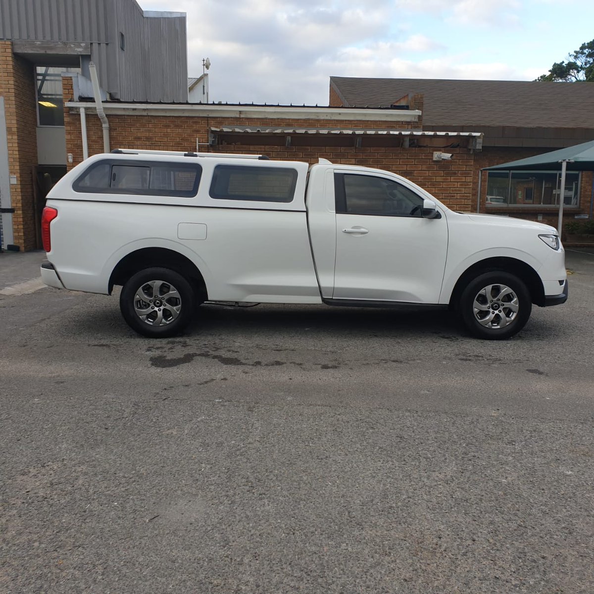 AndyCabCanopy's tweet photo. GWM P SERIES LWB 🤩

Looking fiiiiine!

#GWM #PSeries #LocalisLekker #Canopy #CapeTown #Cars #SingleCab #SouthAfrica #AndyCab #Auto https://t.co/jMdTDt6Mdg