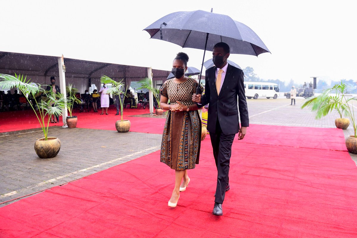 KagutaMuseveni's tweet image. I congratulate the Honorable Ministers that took the oath of office today as well as those who took their oath earlier and send them my best wishes as we embark on the journey to ensuring the prosperity and welfare of our people.