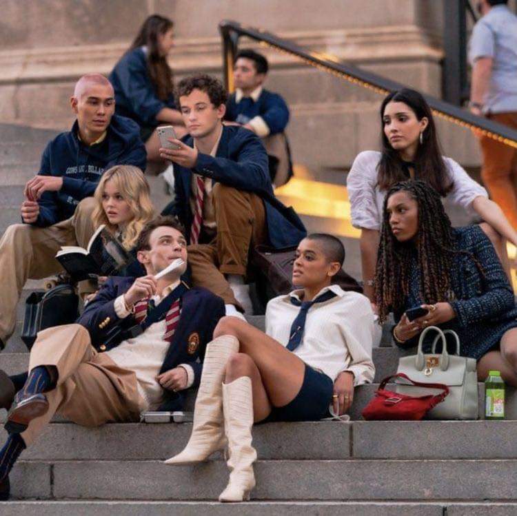 EvermoreJunior's tweet photo. Gossip girl por HBO y iCarly por Paramount+ demostrando a todos esos intentos fallidos como se hace un buen reboot de un clásico.
#GossipGirl https://t.co/sUpwAnyE4z