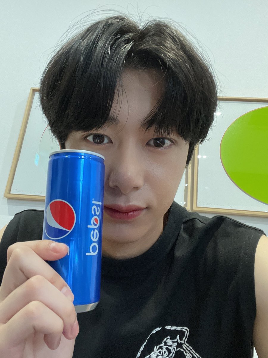 OfficialMONSTAX's tweet photo. 다시 만난 펩시!! 오랜만에 cool love 들으면서 자야겠다😂 
설레는데 기대 많이 해줘요 MONBEBE🥰 #형원 https://t.co/TB0Bcb1pZ9