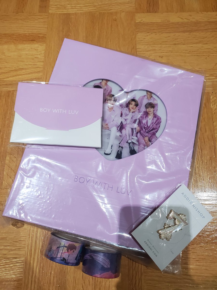 JessLP2's tweet image. Thank you so much @TaehyungsV95 !! Appreciate all your hard work and dedication! #BeesGos 
And thanks to @eliee_J @polyswirl @addigni_gcf