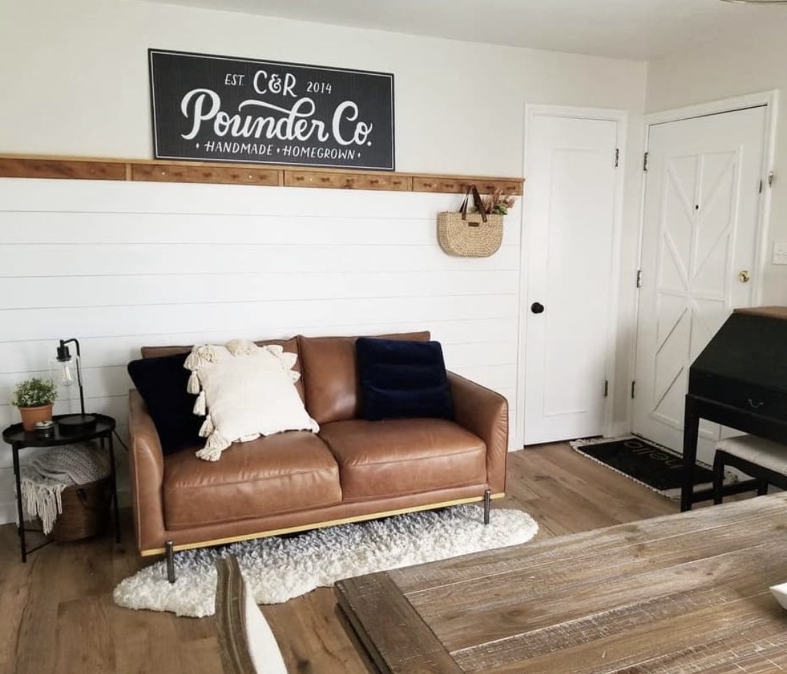 Signs.com tweet media