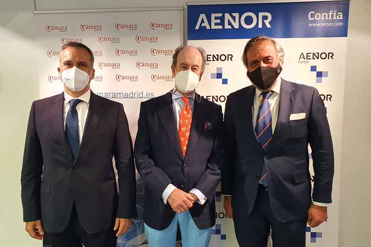 Desde ayer, AENOR forma parte del capital de CamaraCertifica  Certifica, una alianza que busca potenciar el trabajo de esta última y posicionarla como la mejor opción de certificación para la PYME de este país.
Conoce los detalles a través de nuestra web: lnkd.in/dE2qRvd