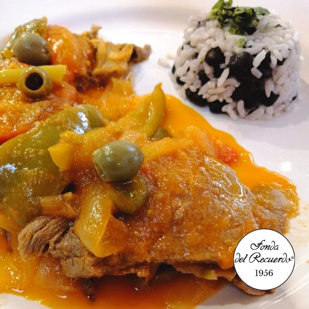 FondaRecuerdo's tweet photo. Festival de la Lengua. Pueden escoger entre a la Veracruzana o a la Albañil. ¿Cuál es su preferida?  Los invitamos. Deliciosas propuestas de nuestro chef Leobardo Lara. Rio Lerma 170. https://t.co/tX6BetKJCR     #lenguaalaveracruzaba #comidamexicana🇲🇽  #lenguaalaalbañil https://t.co/me7YWIvXEP