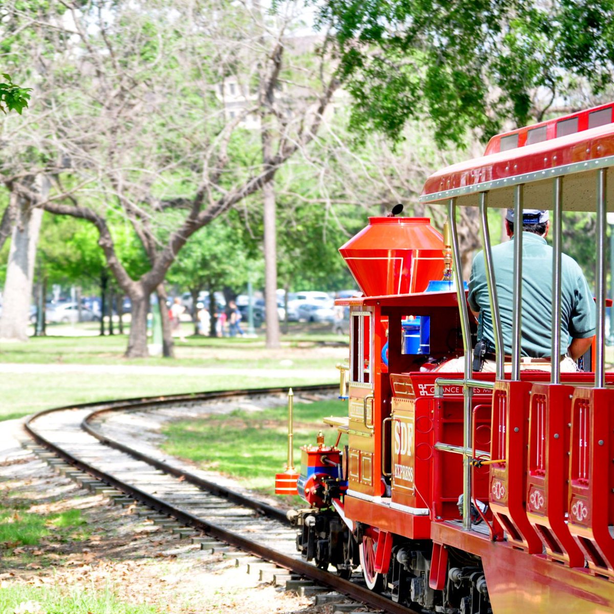 Explore @HermannPark to get sights & sounds of auto dashing & bike hustling in Houston. Reserve a room here situated in the heart of the area & make the most of your weekend with no hustle. bit.ly/2Uyp1YY #Staycation #IChangeTheWorld #hermannpark 📸 by: HermannPark