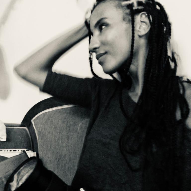 Piece of work + Peace of mind 🎥✌🏾 #PhotoduJour #blackandwhitephotography