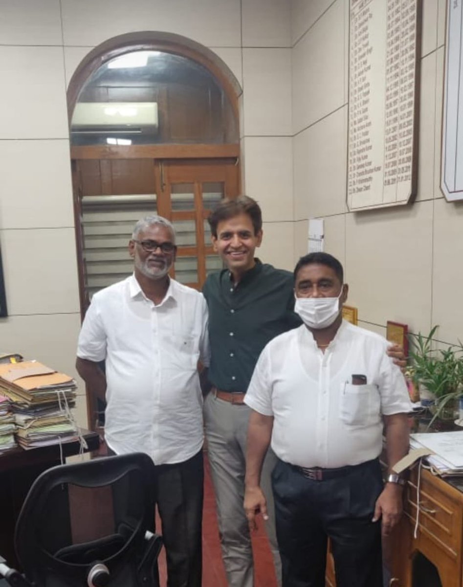 uditprakash's tweet photo. 2 whites and 1 green had a nostalgic Island evening in Delhi. #AmazingAndamans #ProudIslanders #AndamansinDelhi https://t.co/1RMnGqeXlI