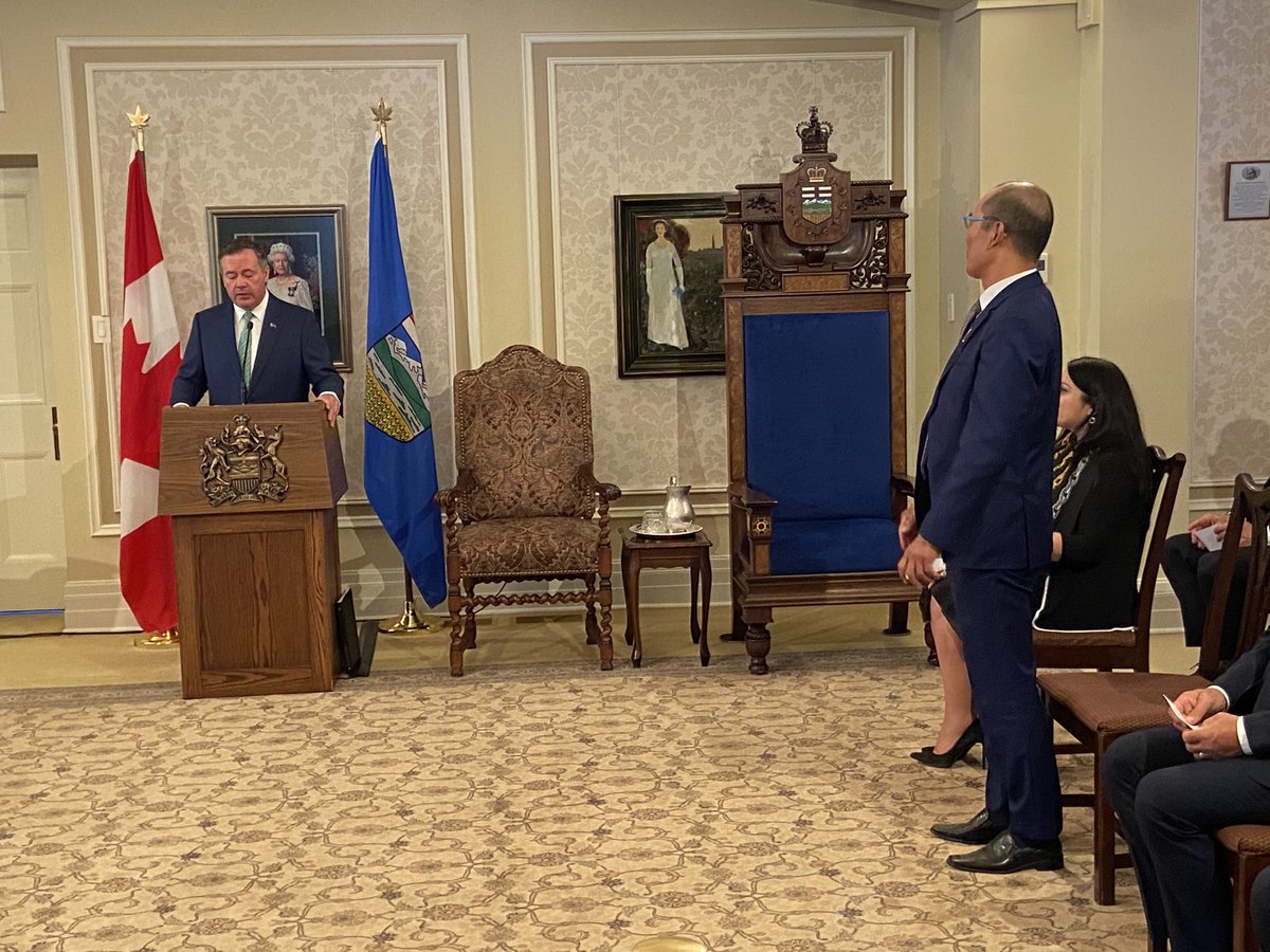 FletcherKent's tweet photo. Jason Luan takes over for Sawhney as minister of Community and Social services. #ableg https://t.co/Gix6JqzUKd