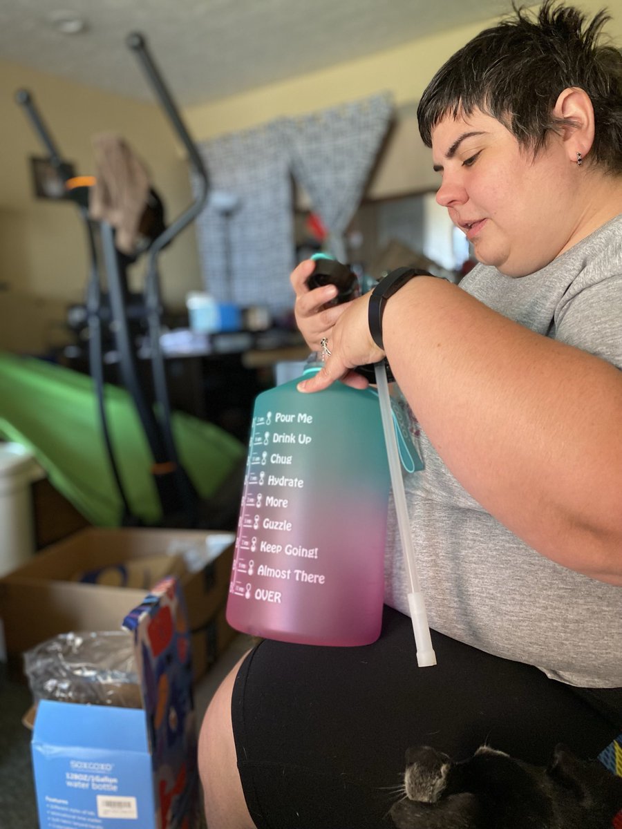 sfussnecker's tweet photo. Awesome water bottle to stay hydrated. https://t.co/JbguiNAjpE https://t.co/qnI50yKD6J