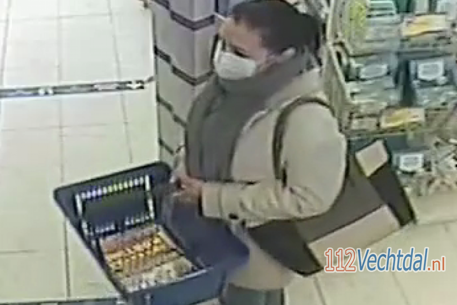 Vrouw steelt verzorgingsproducten bij drogisterij in #Dedemsvaart. 112Vechtdal.