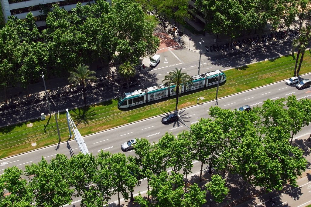 ➡️⬅️ Compte enrere per iniciar les obres de la 1a fase de la connexió tramviària.

🚋  Barcelona d’Infraestructures Municipals (BIMSA) ha licitat els primers quatre lots de l’obra civil de la primera fase de la connexió i la seva urbanització.

ℹ️ow.ly/40CT50FoSXi