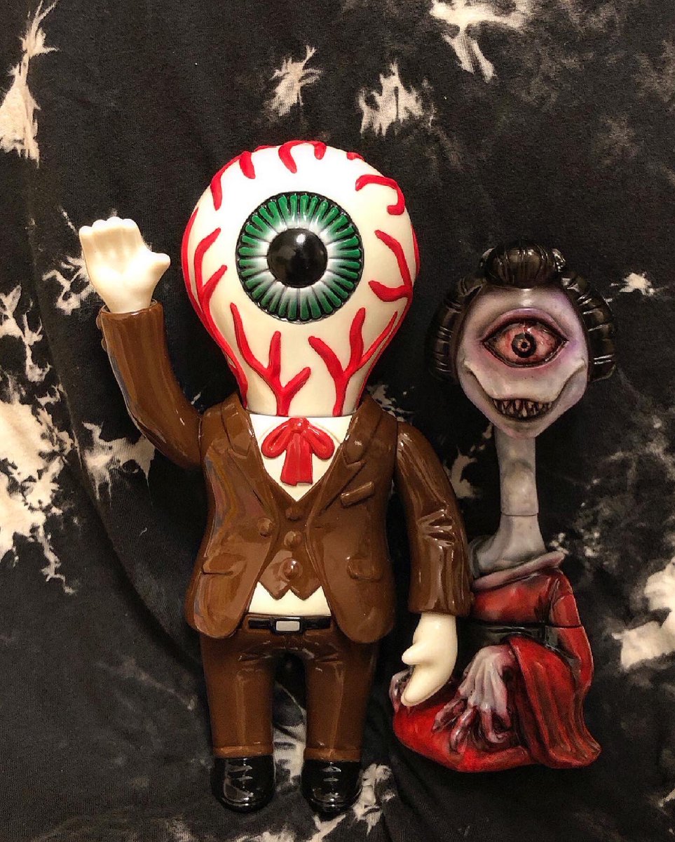 Songorr2's tweet photo. 💤 👁 Good night 👁 💤
#eyeball #kaiju #supermantoys #superman_toys #疫病退散 #monsterfanclub #littlechopdesign #Sachiko #Yoshiko #かっこわらい雑貨店 #さちこ #ソフビ #sofvi #kakkowaraizakka #sofubitoys #OclusBeatniks #littlechopdesignknuckle @kakkowaraizakka https://t.co/ABhdjVrIYj
