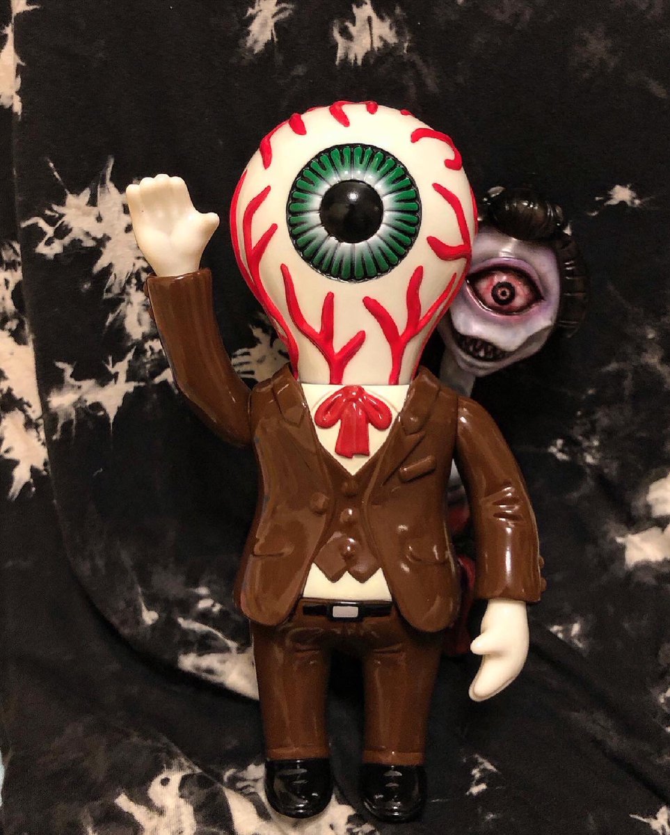 Songorr2's tweet photo. 💤 👁 Good night 👁 💤
#eyeball #kaiju #supermantoys #superman_toys #疫病退散 #monsterfanclub #littlechopdesign #Sachiko #Yoshiko #かっこわらい雑貨店 #さちこ #ソフビ #sofvi #kakkowaraizakka #sofubitoys #OclusBeatniks #littlechopdesignknuckle @kakkowaraizakka https://t.co/ABhdjVrIYj