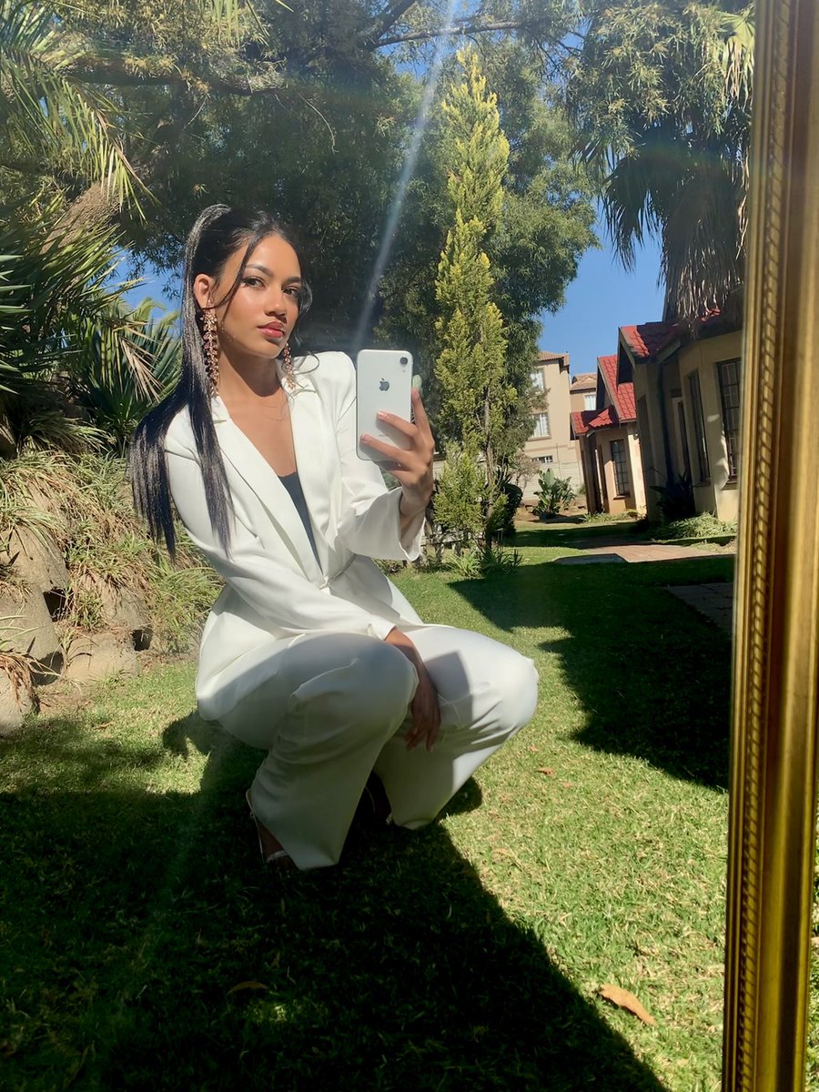 Cheneil_Hart's tweet photo. #MissSA2021 Interview outfit. 💫

I love my clothing to represent who I am, and this did that for me. 

#FaceYourPower #EmbraceYourFuture @Official_MissSA https://t.co/937xe9ad0d