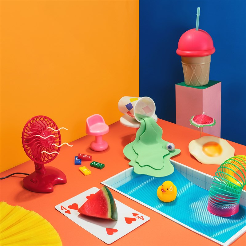 Ginebras regresan con un nuevo single que amenaza con ser una de las canciones del verano: "La ciudad huele a sudor". is.gd/o6QyXm