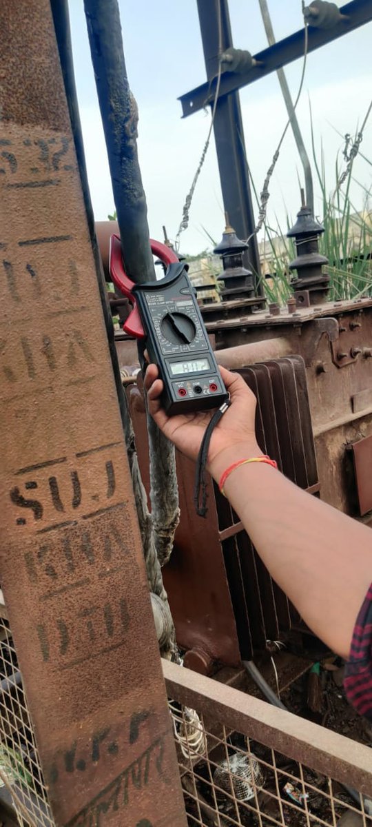 आज दिनांक08.07.21को मध्यम क्षमता के  परिवर्तको का स्थलीय निरीक्षण कर भार मापन के अभियान को आगे बढ़ाते हुए <a href="/AEWorkshopMzn/">Piyush Kumar</a> द्वारा विद्युत नगरीय वितरण खंड-3मुजफ्फरनगर के अंतर्गत मध्यम क्षमता के परिवर्तको का पीक आवर्स में भार मापन किया गया|
<a href="/MdPvvnl/">MD Pvvnl</a> 
<a href="/Chief_SRE_Zone/">Chief Engineer Saharanpur Zone</a>
<a href="/SEworkshopPVVNL/">Pankaj Agarwal</a>