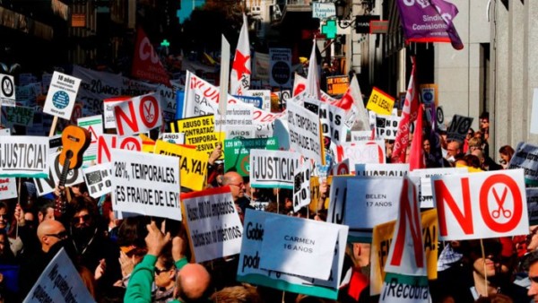 JosEstradaCruz1's tweet photo. Más de lo mismo: el Ministerio de desorganización y traición a los trabajadores (#CCOOyUGT), junto a la patronal y al #Gobierno "más progresista, joden aún más las futuras pensiones. https://t.co/LUl0xh0pVt