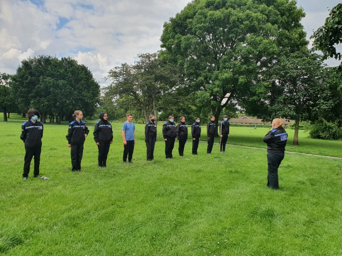 A massive thank you to the @CadetsWMP in assisting LEOS officers in a knife sweep at Jubilee park in #Lyndon this evening.
#OpGuardian #YouthEngagment