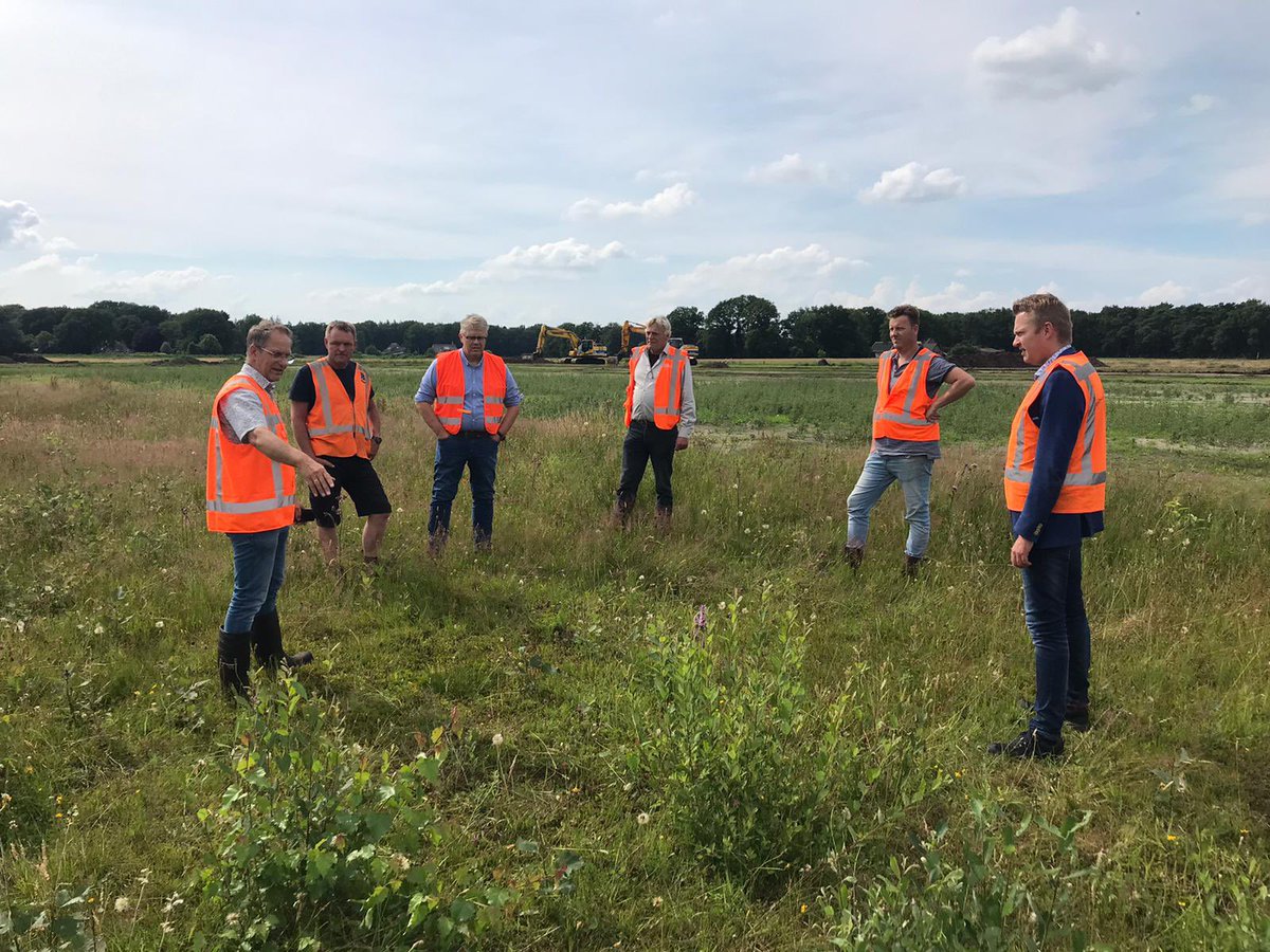 tenkatejan's tweet photo. Tijdens mijn kennismaking met raadsleden vandaag gesproken over twee thema’s: de automotive sector in Staphorst en de inrichtingswerkzaamheden van @WDODelta in de Vledders en Leijerhooilanden bij IJhorst. Dank: @RFSlager @HansPereboom @Bouwhuisgww https://t.co/ehg9hXOl98 https://t.co/3jJKyDlVsi