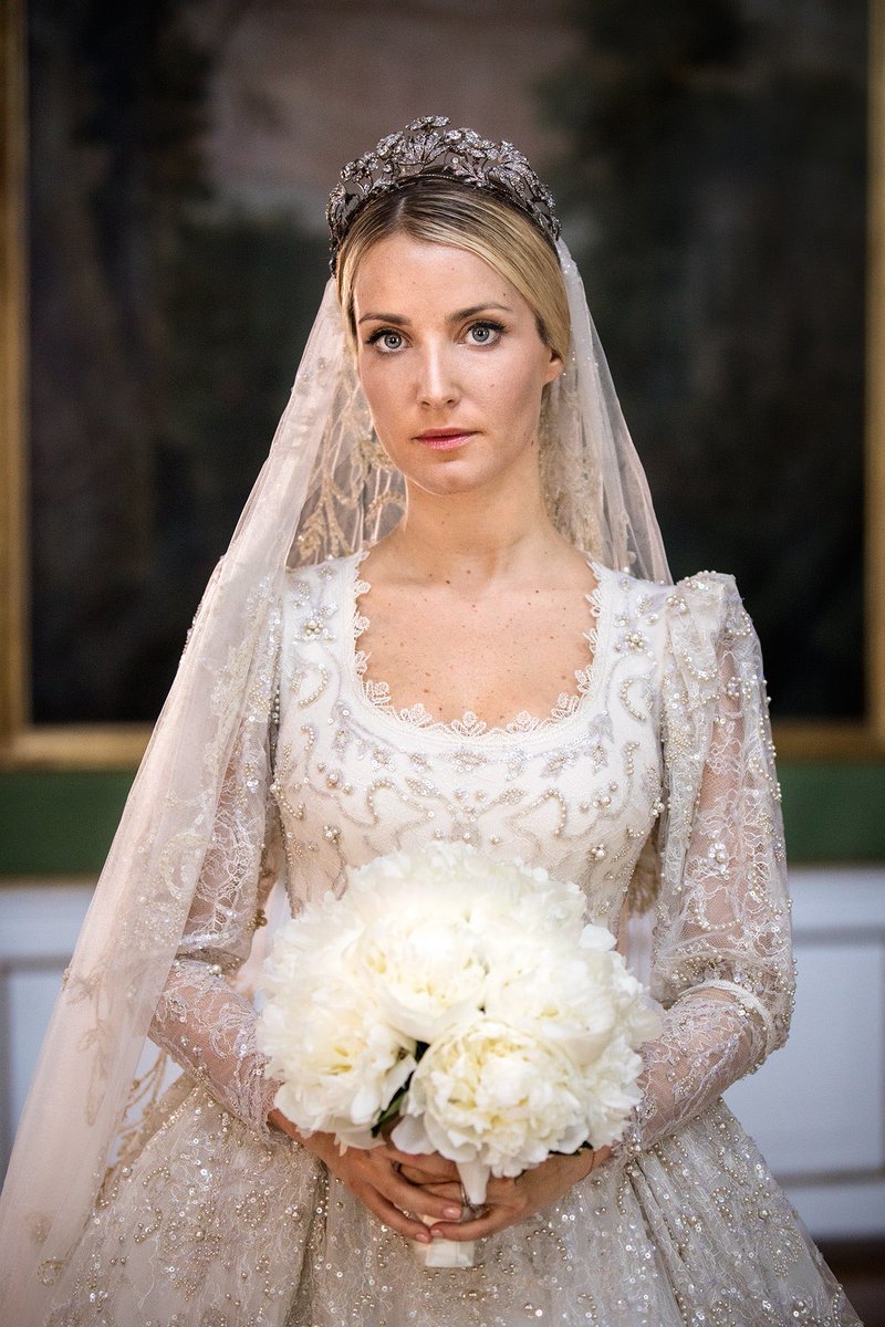CoutureRoyals's tweet photo. Appreciation thread for Hereditary Princess Ekaterina of Hanover’s wedding dresses, all by Sandra Mansour ✨🤍

Religious Ceremony: “we created something traditional with Russian influence. The result was a hand-embroidered dress made from Chantilly lace with a pearl overlay” https://t.co/agahU9iRoG