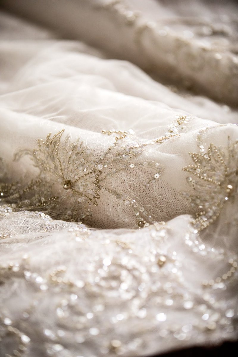 CoutureRoyals's tweet photo. Appreciation thread for Hereditary Princess Ekaterina of Hanover’s wedding dresses, all by Sandra Mansour ✨🤍

Religious Ceremony: “we created something traditional with Russian influence. The result was a hand-embroidered dress made from Chantilly lace with a pearl overlay” https://t.co/agahU9iRoG