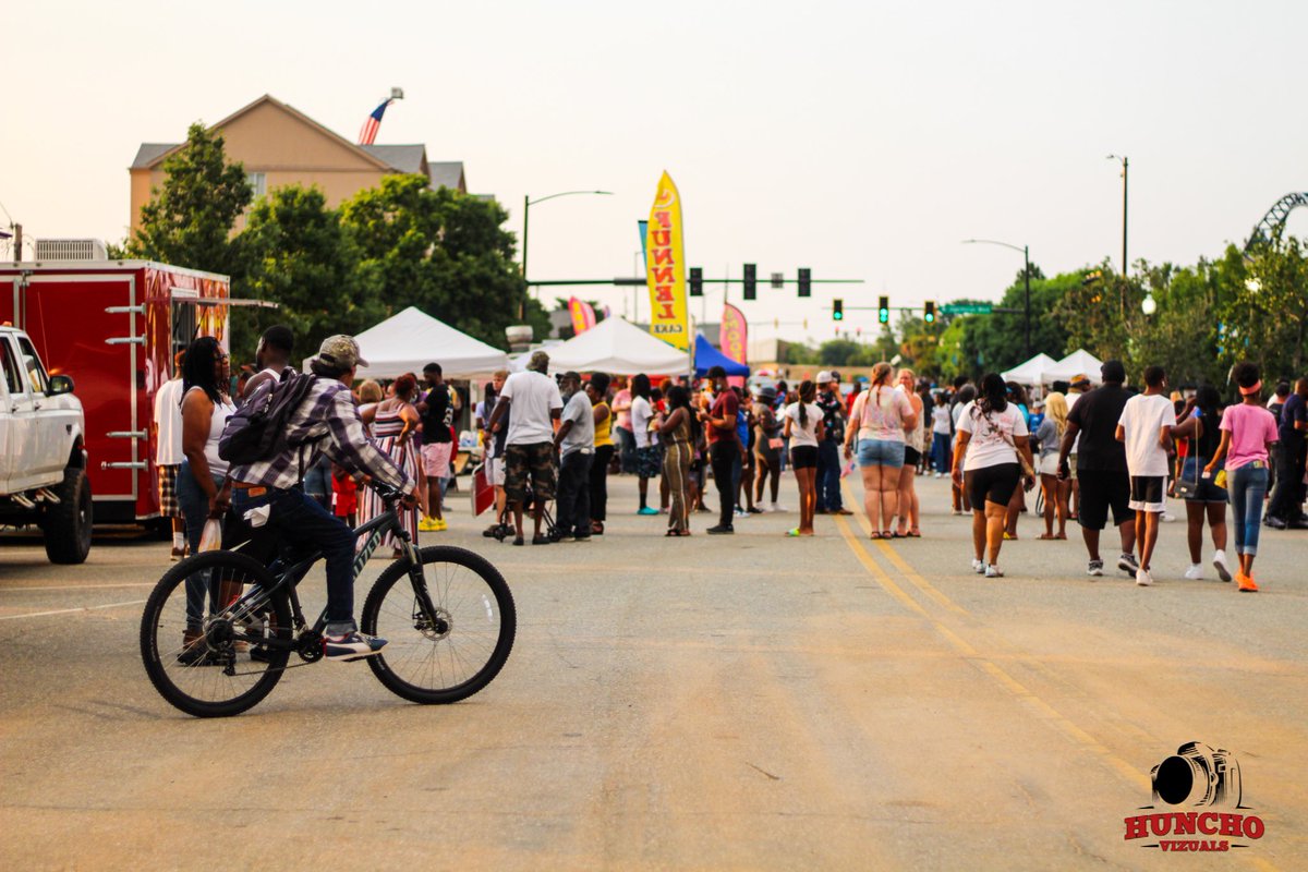 iam_talibali's tweet photo. ๐กDowntown Albany, Ga
๐ธ: canon t100
#canon #canonphotography #canont100 #50mmf18 #50mm #50mmphotography #albanyga #fireworks #visitalbanyga #albanyga #streetphotography #blackart #blackartist #blackphoto #blackphotography #blackphotographers #canonphotographer #canonpics https://t.co/TI84bUOacw