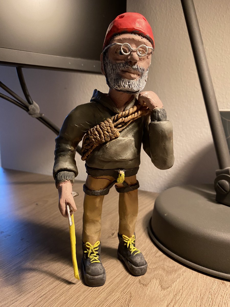 DataALCMST's tweet photo. @aceofclay has taught me a new way to wind down. I really like drawing, but I  think I LOVE sculpting. First sculpt: A mountain guide - of course 😂. So many ideas 💡 , endless possibilities… https://t.co/bXnBPhLxCJ