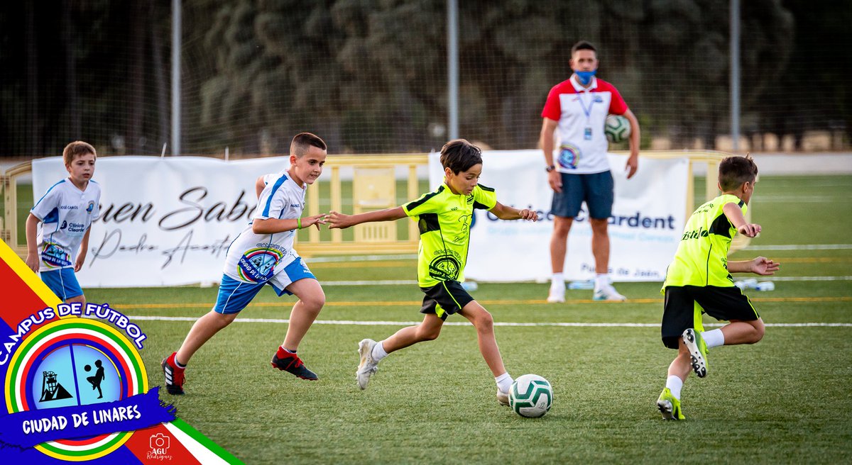 CFCiudadLinares's tweet photo. 😍 Imágenes del Torneo disputado en el 2º Campus de Fútbol Ciudad de Linares Cleardent emitido en directo.

⚪️🔵 Equipo @cleardentdental 
⚫️🟡 Equipo BuenSabor Cafés-Castulo.

📺 Pronto estarán disponibles las mejores jugadas, goles, celebraciones, entrevistas de un día mágico. https://t.co/AoKE5OzWu1