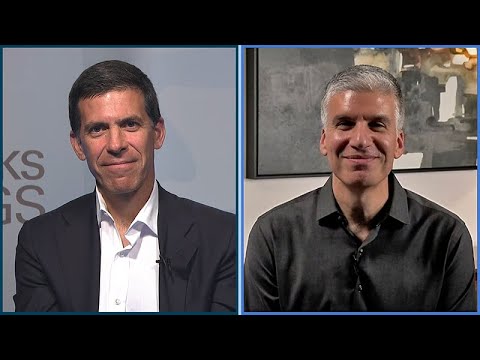 JoseVaz84876137's tweet image. Don&apos;t miss the latest episode of #TalksATGS featuring CEO of @JuniperNetworks, @RamiRahim — as he discusses the evolution of cloud computing, the impact of #AI + more! 🎙 bit.ly/2SV0VqW