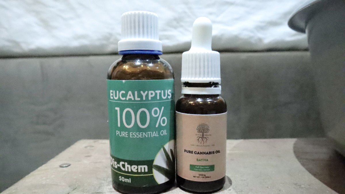 NokShabangu's tweet photo. The steaming agenda isn’t nearly as loud as it needs to be… it’s tedious but it is effective (not as effective as getting the vaccine but let’s try to make do). I #steam / #futha every single day upon returning from work. Yes, everyday. Here’s what I use but improv is worthwhile https://t.co/cLyoc67Mt2