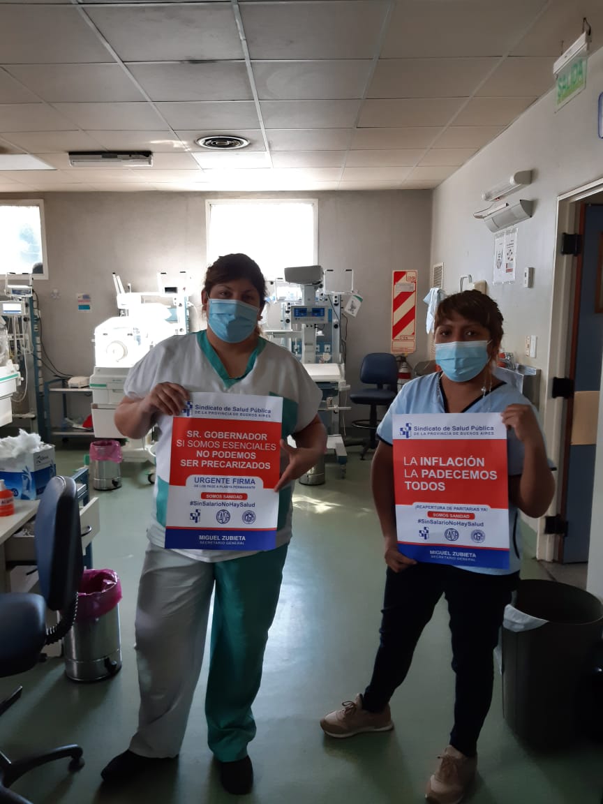 Reclamo de Las y Los Trabajadores del Hospital "Dr. Isidoro Iriarte" de Quilmes.
"Paritaria YA"
#SinSalarioNoHaySalud