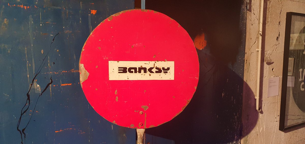 laurentmartin's tweet image. A voir, l'expo #bansky par la @cielaconstell de @villedegrigny91
#CaCestPalace ;-) 
Et cela aide @SOSMedFrance #NobleCause
#banskyagrigny #banskyhumanitycollection