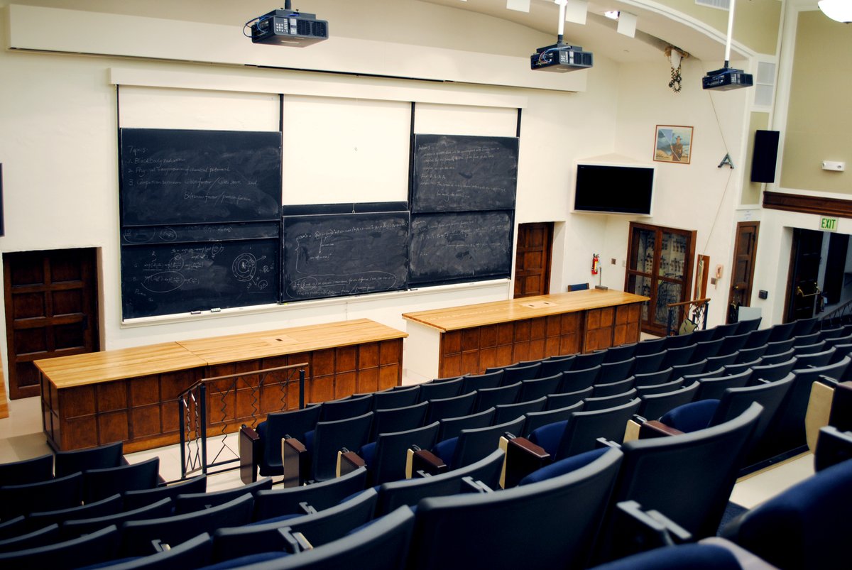 CWDriverCos's tweet image. Did you know that from 1931 to 1933, Albert Einstein was a lecturing professor at California Institute of Technology in Pasadena? Einstein taught in the East Bridge Lecture Hall, which Driver SPG renovated in 2012.  #DriverSPG #CalTechUniversity #TBT