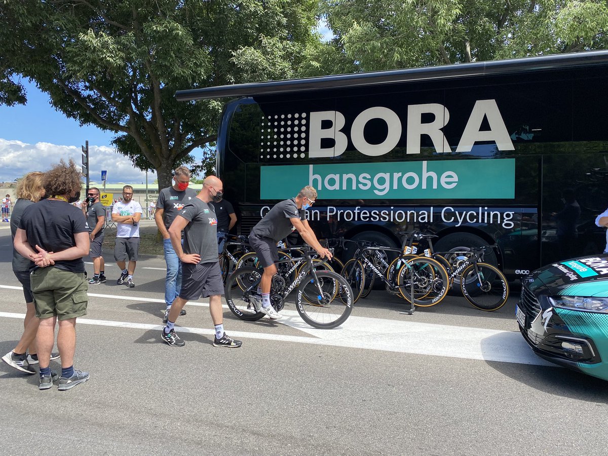 The moment <a href="/petosagan/">Peter Sagan</a> decides not to start in today’s #TDF2021 . Thanks for the colour in the Tour! Get well soon.