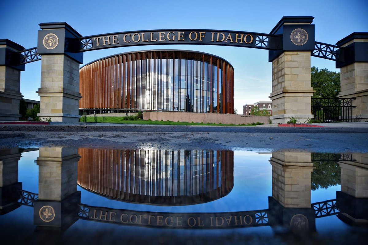 After an awesome talk with <a href="/CoachANelson04/">Coach Austin Nelson</a> I’m very thankful to say that I have received my first offer from The College of Idaho! <a href="/SumnerFootball/">Home of the Spartans</a> <a href="/BrandonHuffman/">Brandon Huffman</a>
