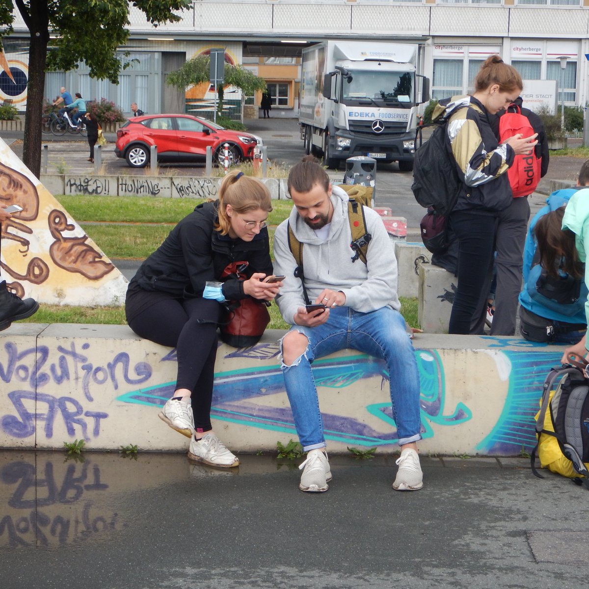 Die #meinGruen-App als Werkzeug für #CitizenScience

Im Rahmen einer Lehrveranstaltung wurde bei einem Stadtspaziergang mit 40+ TN die Funktion der App genutzt, Feedback zu Grünflächen zu sammeln. Wir sind gespannt auf die Ergebnisse!

#IOER #TUDresden <a href="/HSAnhalt/">Hochschule Anhalt</a> 
#meingruendd