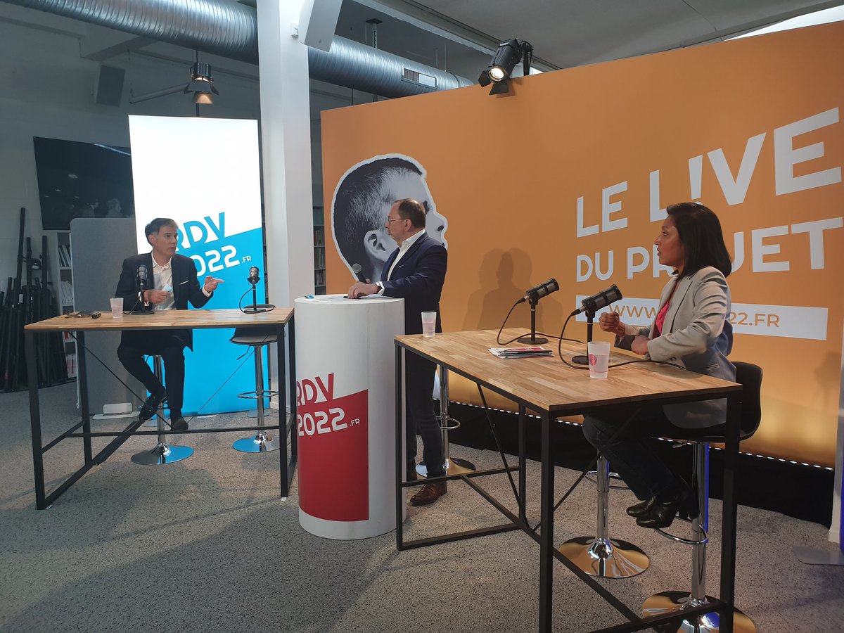 Veneziano_S's tweet photo. Ce soir, au #LiveduProjet avec @vielhescaze, pour parler #logement, #politiquedeville, égalité des territoires.
La République fraternelle partout ! #QuartiersPopulaires #Ruralité
#LiveDuProjet #RDV2022 https://t.co/Pvbe0STX9Q