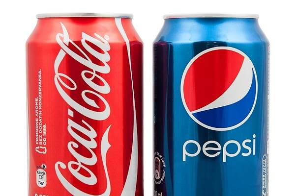nisomicmx's tweet photo. Decidamos con toda sinceridad ¿Cuál refresco se disfuta más? 

Pepsi = retweet
coca cola = ♥️

Más contenido en: https://t.co/P4qvFY4Pat https://t.co/Na34ccOm05